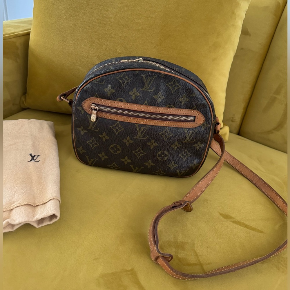 Louis Vuitton Senlis vintage bag..